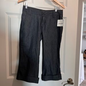 NWT APOSTROPHE CAPRI PANTS- DENIM COLOR